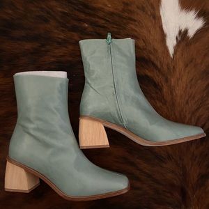Paloma wool never been worn boots size 38.